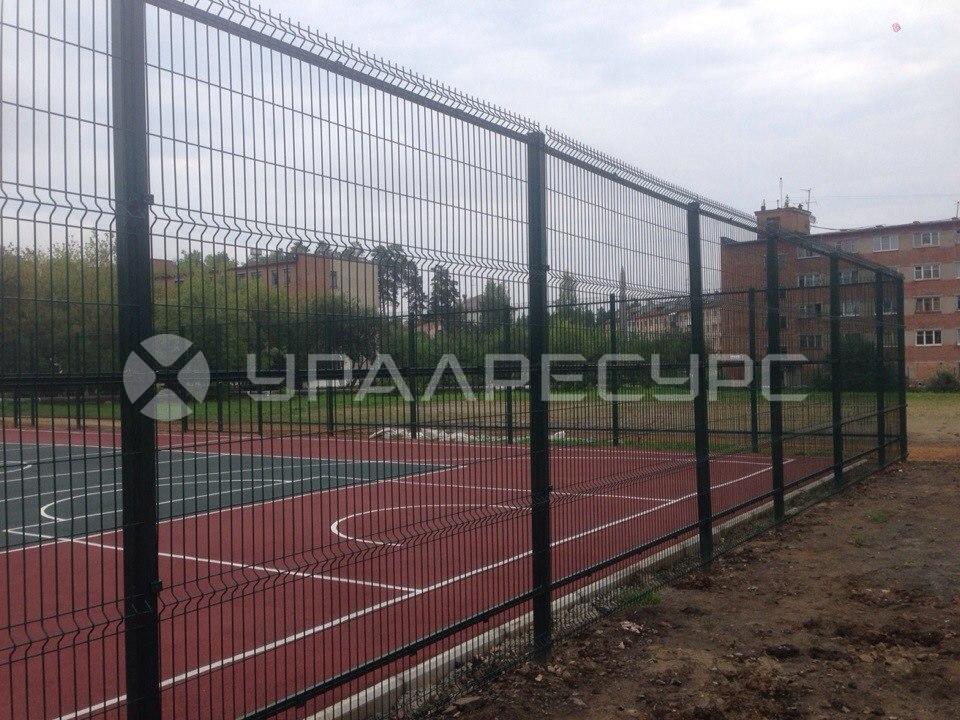 Ограждение спортплощадки - пос. Рефтинский