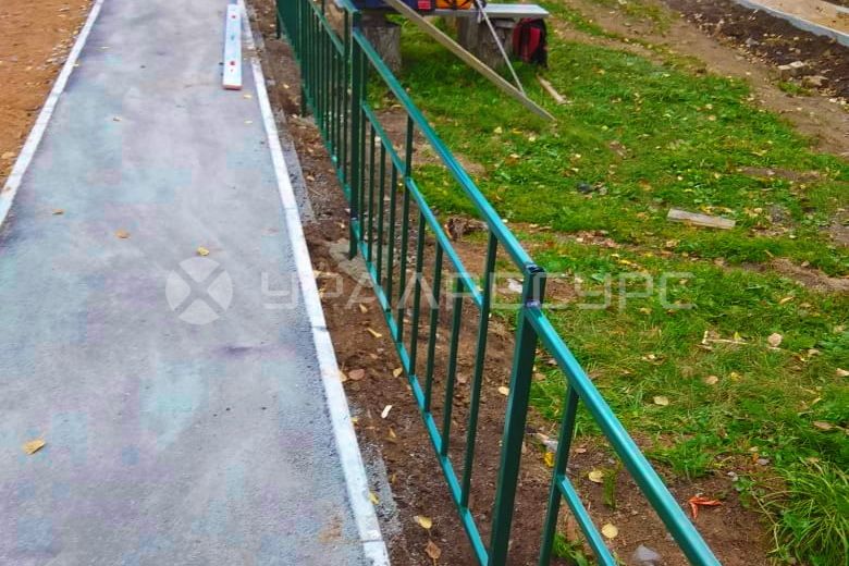 Газонное ограждение для детской площадки в г. Асбест