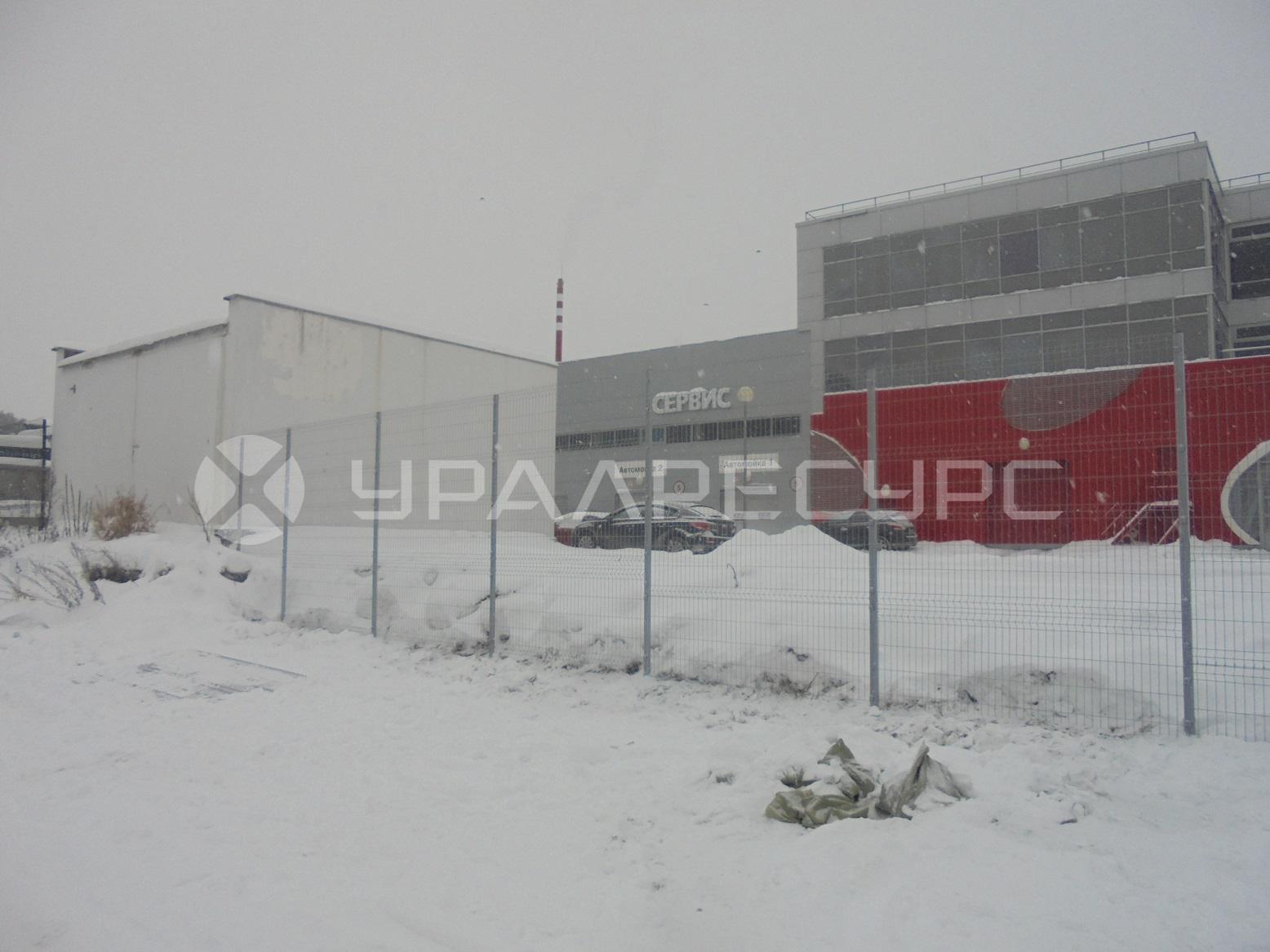 Ограждение автосалона забором из 3D панелей - г. Екатеринбург